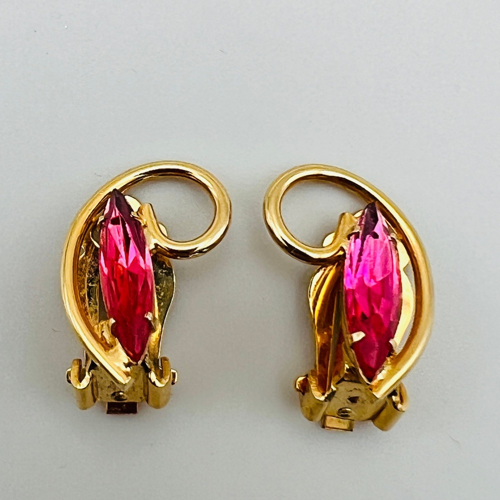 Vintage Pink Marquise Rhinestone Earrings Swirl Clip On Gold Tone